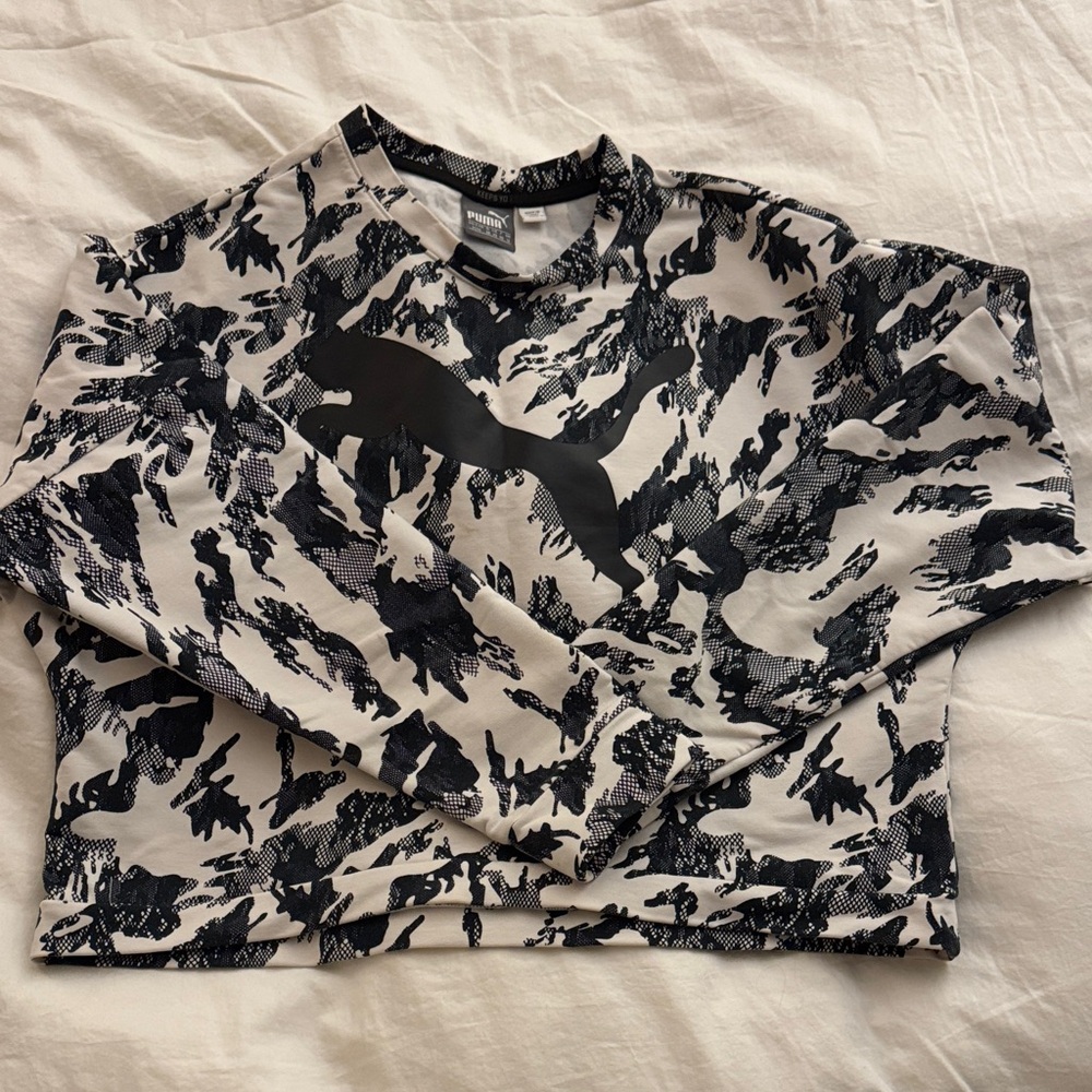 Puma Black and Cream Patterned Sweatshirt